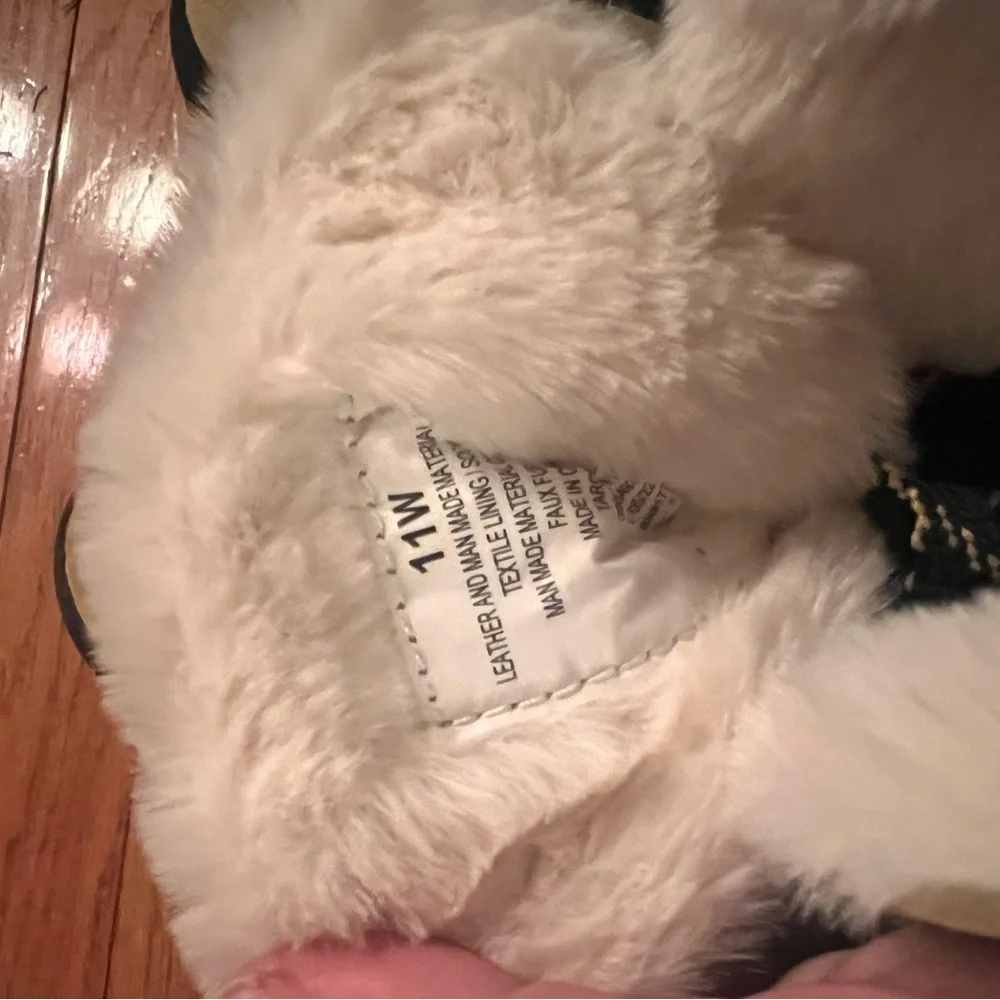 NWT 🥾 Universal Thread Winter Boots - 11 Wide